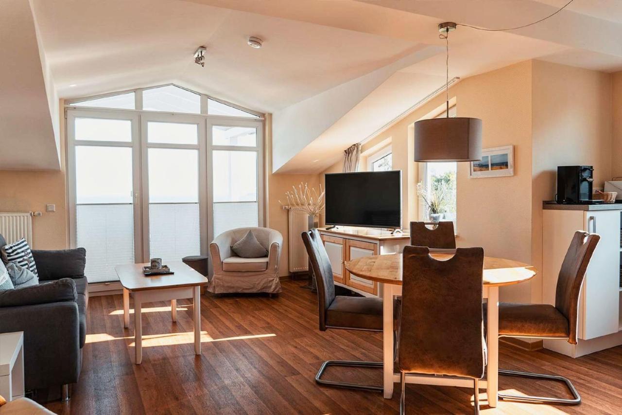 Meerblick Fewo 29: Seaview Apartment with Balcony and Spa Access Goehren  Exterior photo